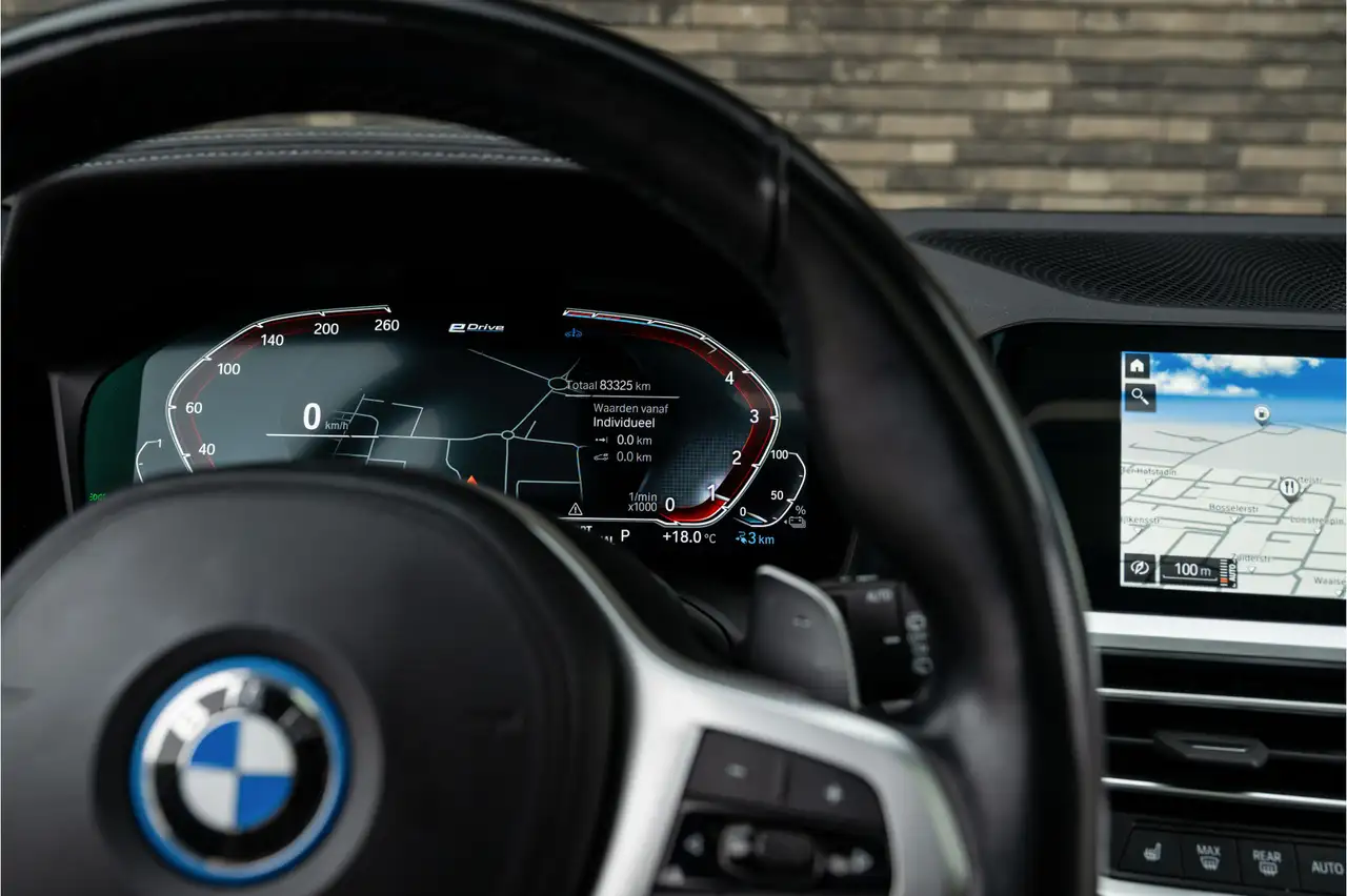 BMW 3 Series 3-serie Touring 330e M-Sport Live Cockpit Pa, миниатюра 17