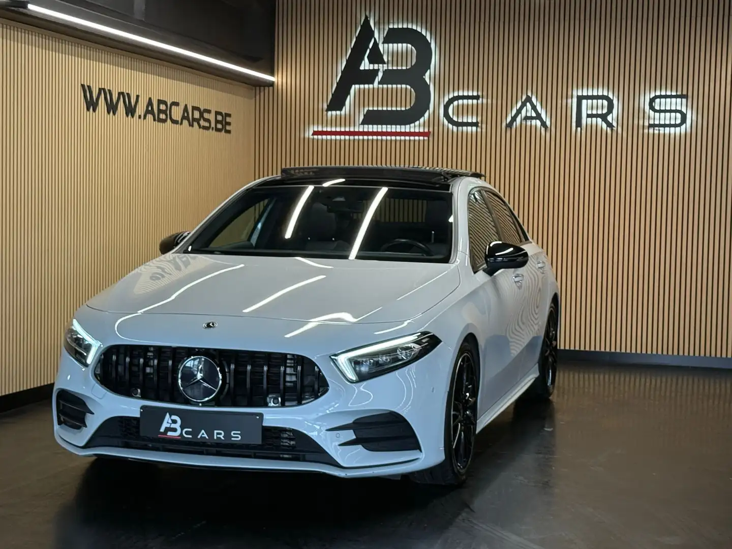 Mercedes-Benz A 180 * SEDAN * PACK AMG * GARANTIE 12 MOIS * Biały - 2