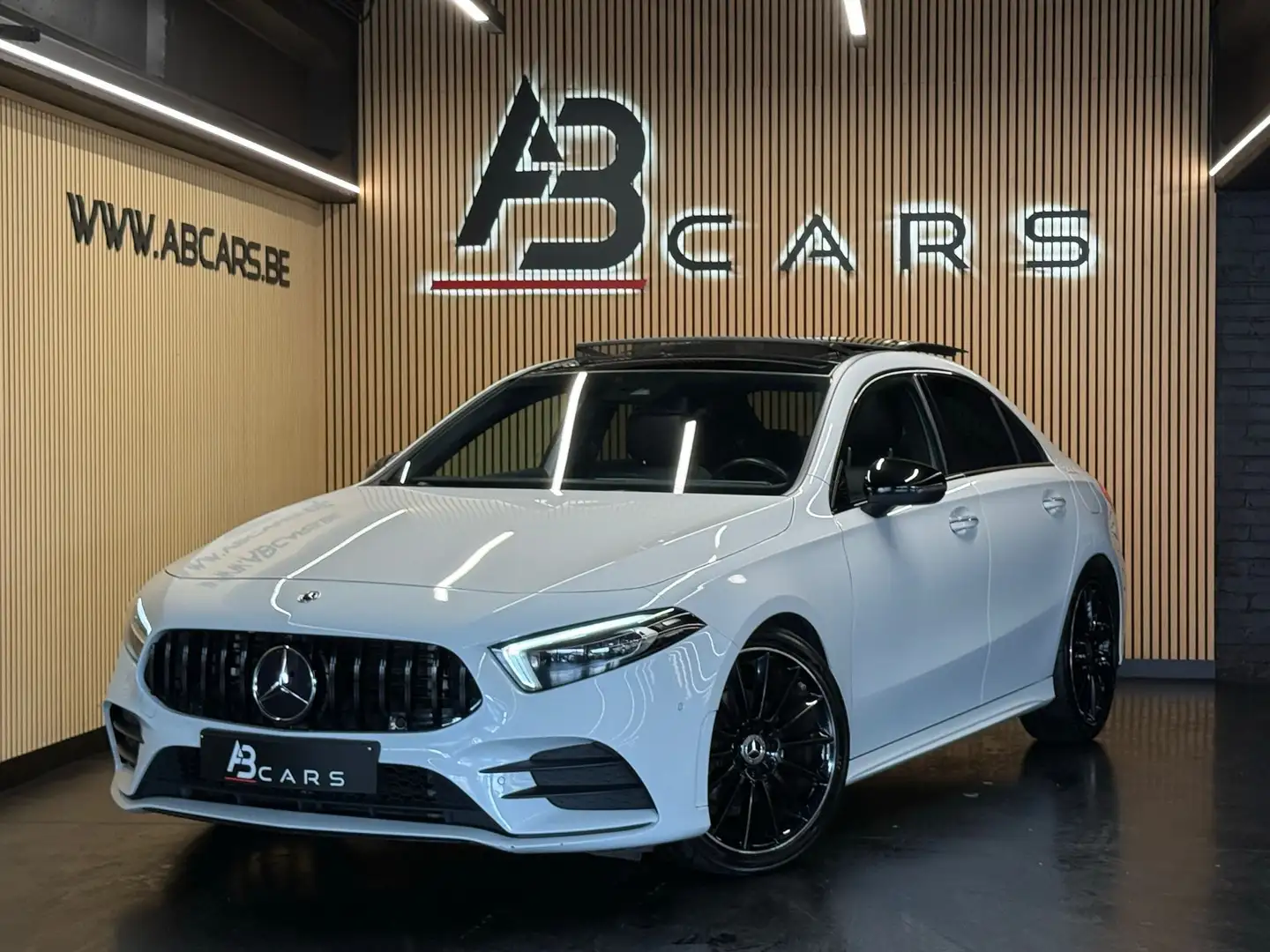 Mercedes-Benz A 180 * SEDAN * PACK AMG * GARANTIE 12 MOIS * Biały - 1