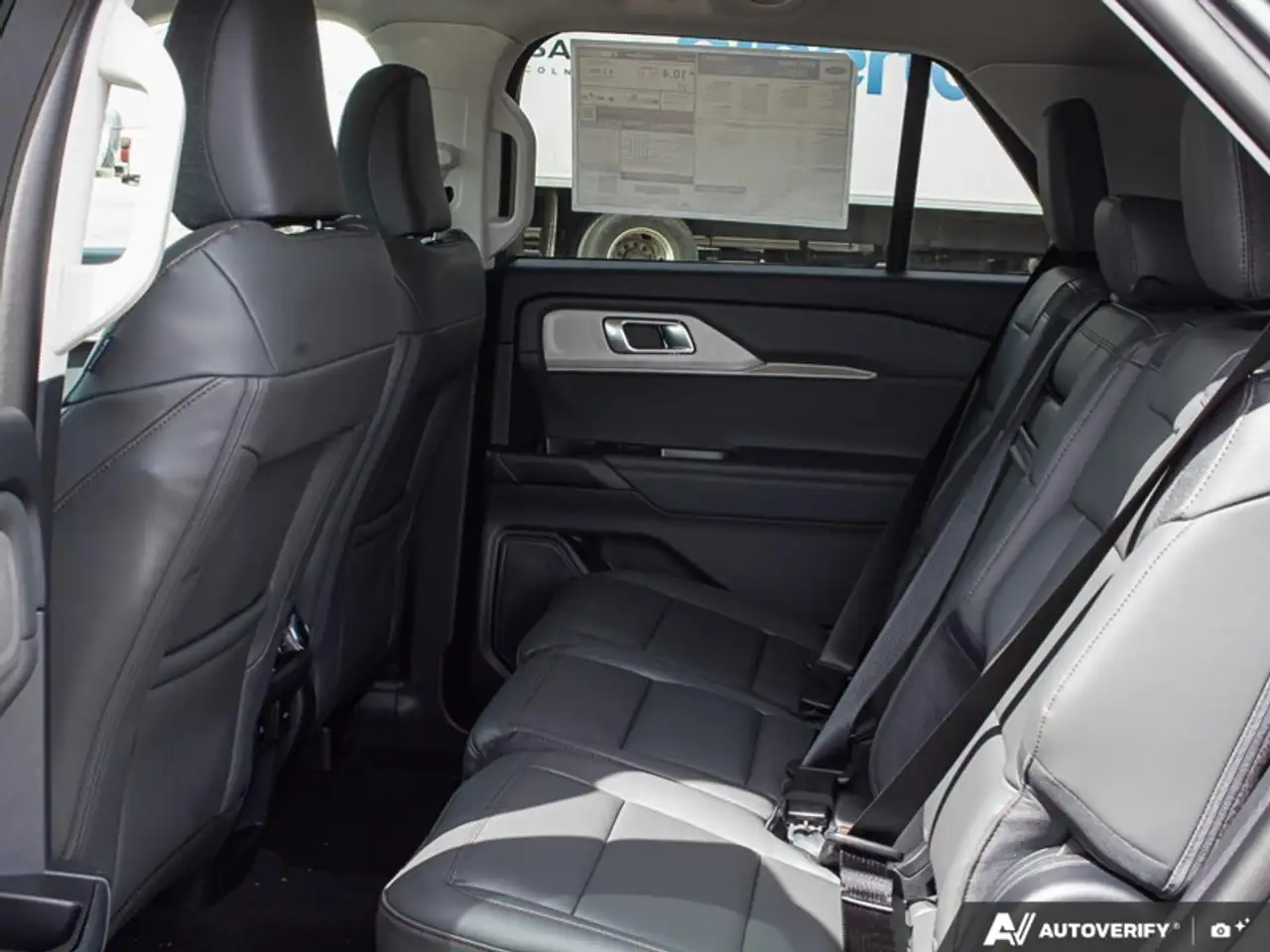 Ford Explorer photo Ford Explorer