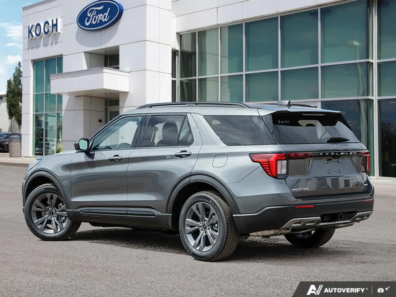 Ford Explorer photo Ford Explorer