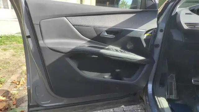 Peugeot 3008 view 7