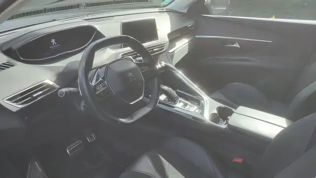 Peugeot 3008 view 8