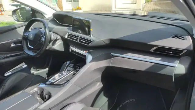 Peugeot 3008 view 10