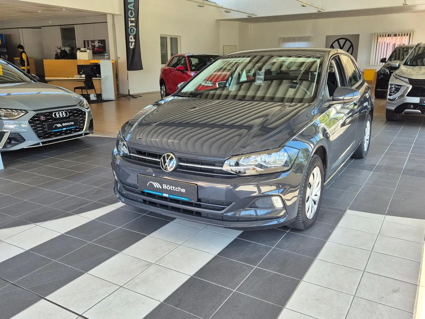 Volkswagen Polo IQ Drive SHZ Klima Android Auto DAB PDC Grijs - 2