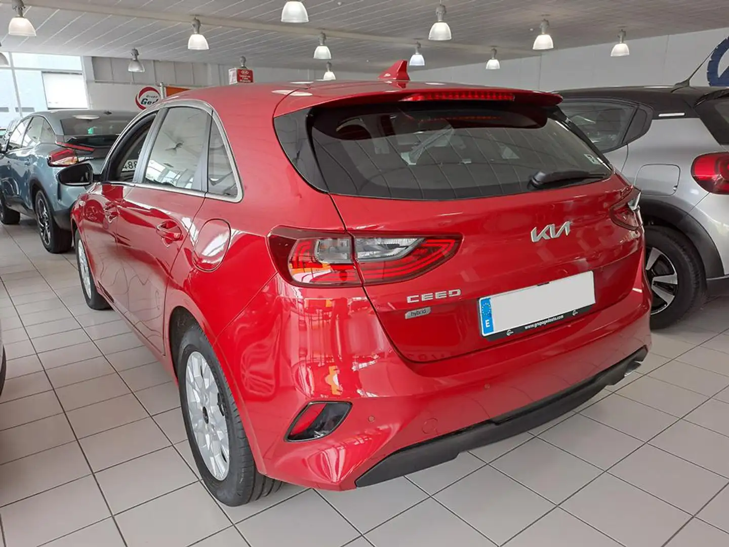 Kia Ceed / cee'd 1.6 MHEV iMT Eco-Dynamics Drive 136 Rouge - 2