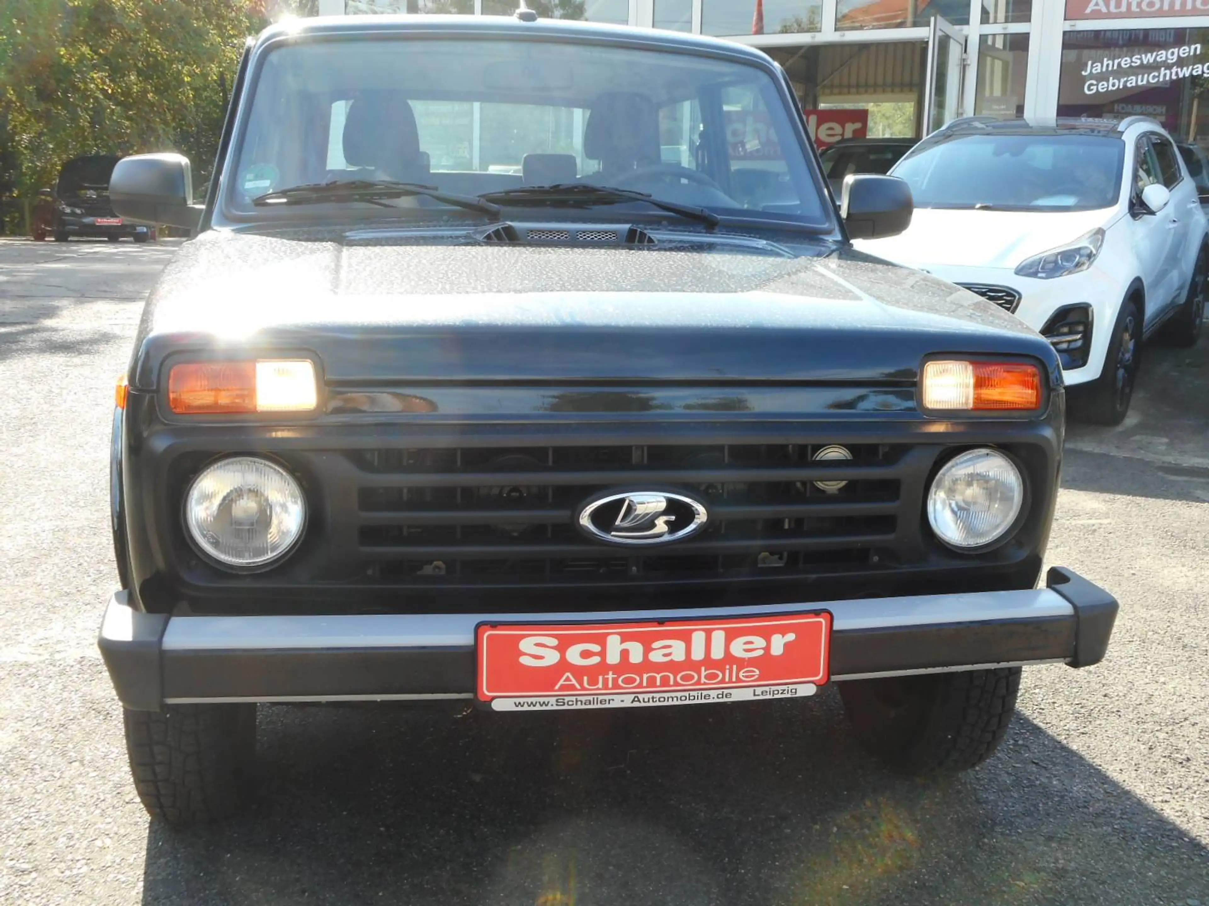 Lada Niva 4x4 Legend, Klima, nur 16.000 km! — photo 2