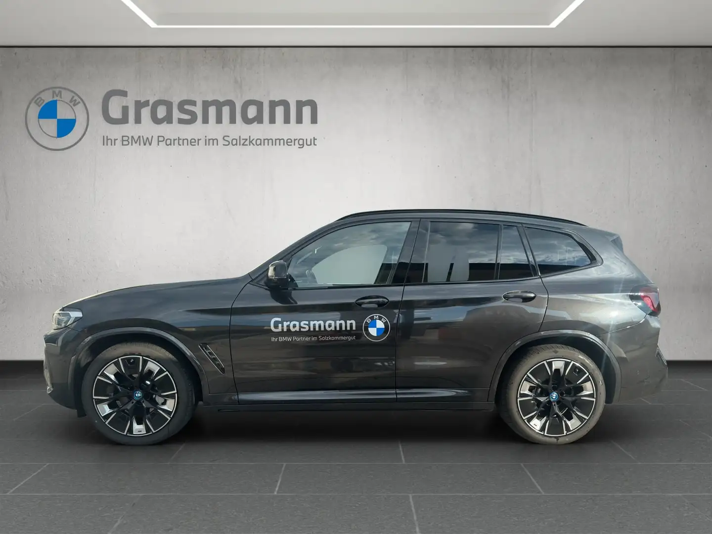 BMW iX3 Impressive Grau - 2