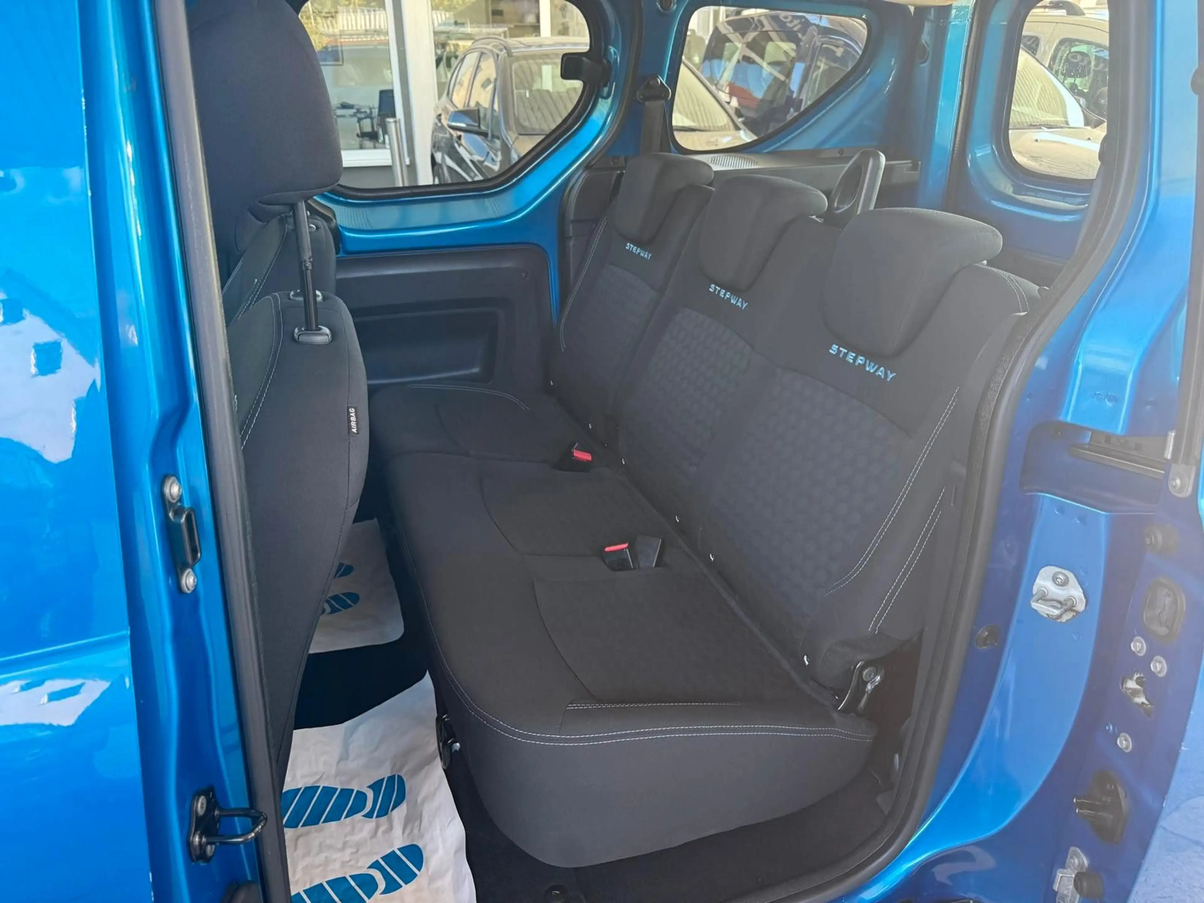 Dacia Dokker Stepway*AHK*TÜV & Steuerkette Neu*1.Hand* — photo 13
