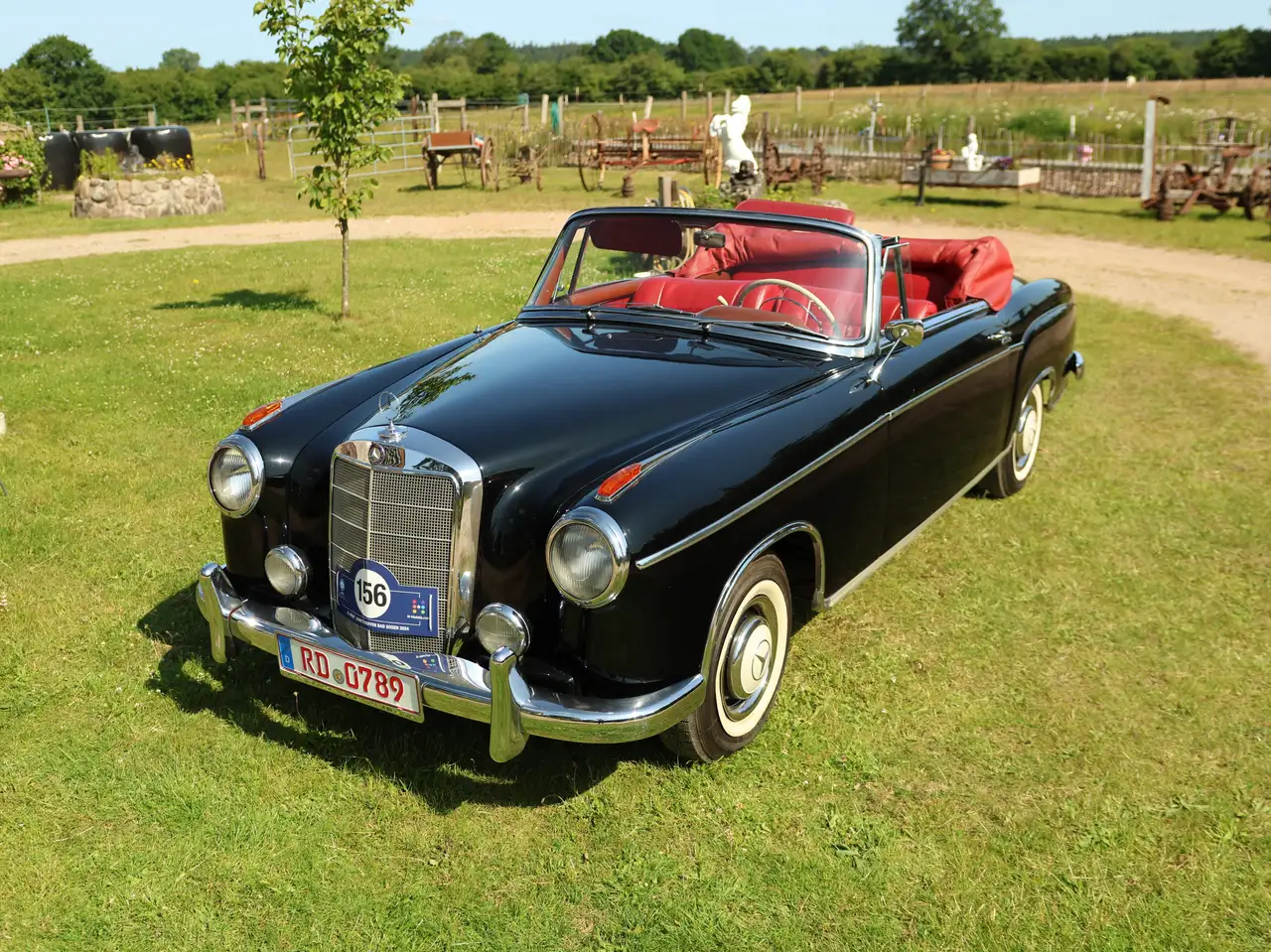 Mercedes-Benz 220 W180 220S, foto 1