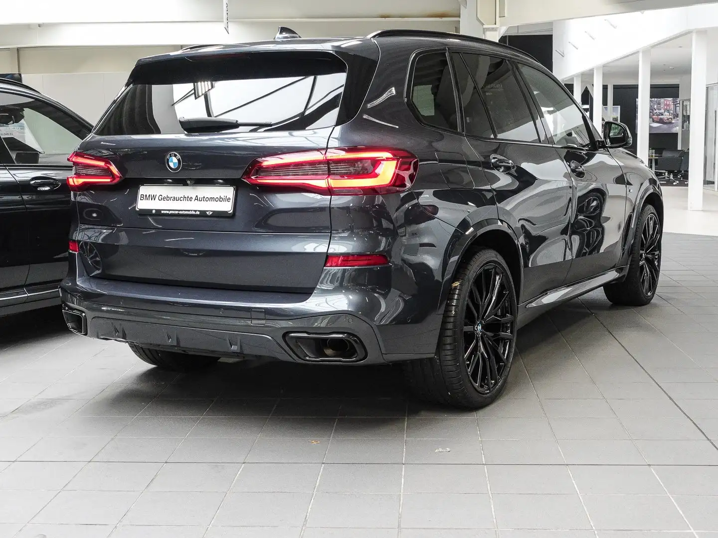 BMW X5 xDrive30d MSPORT+STANDHZG+PANO+DAPROF+LASER Grau - 2