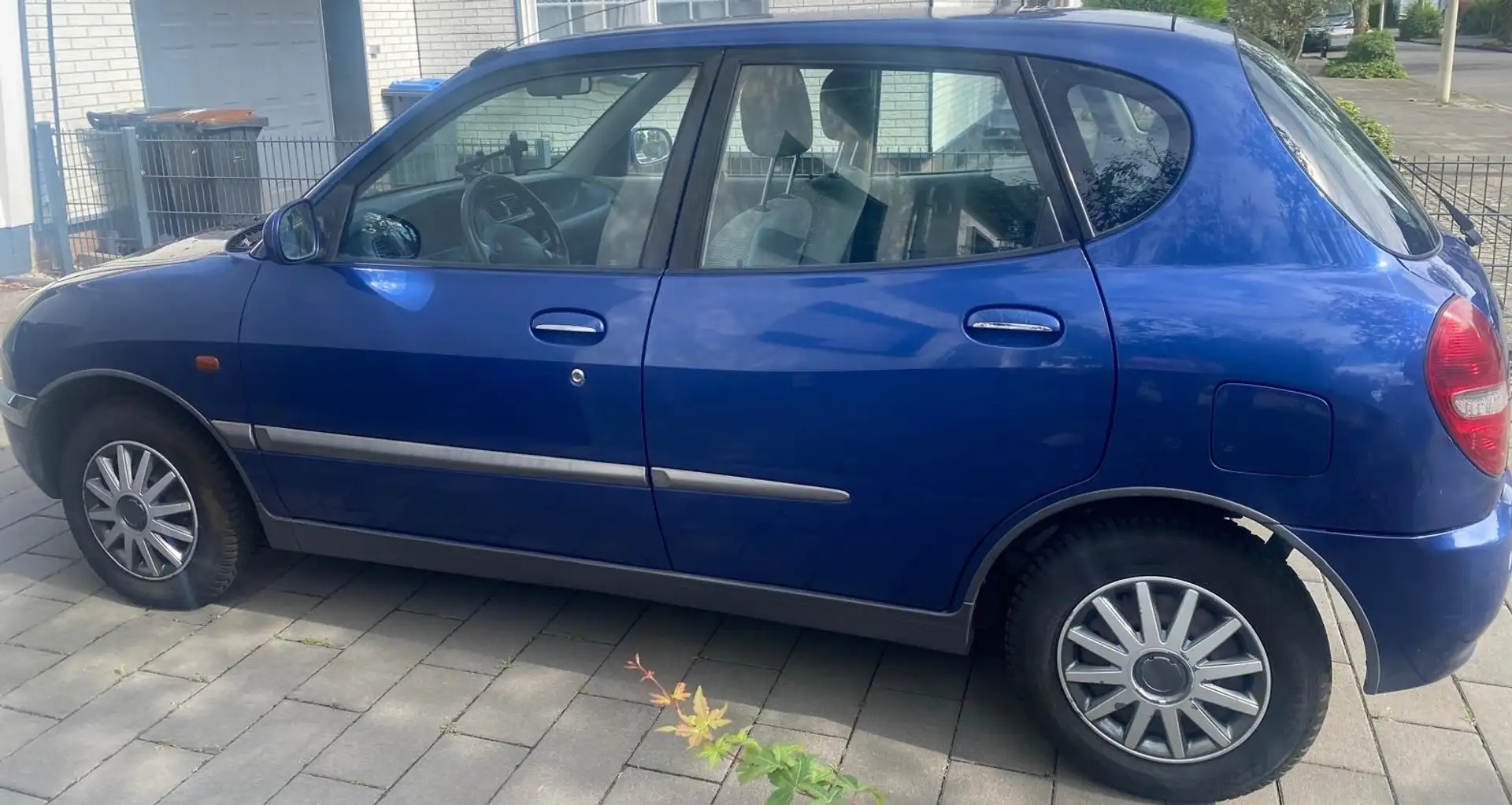 Daihatsu Sirion Albastru - 2
