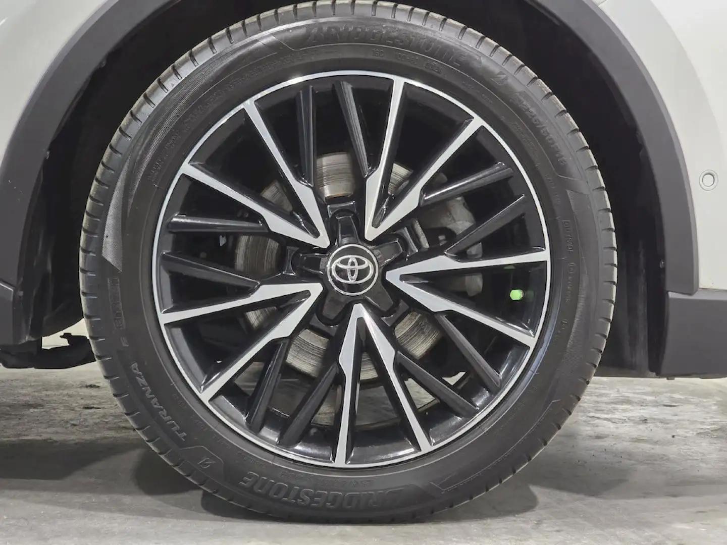 Toyota C-HR 125H Advance Weiß - 2