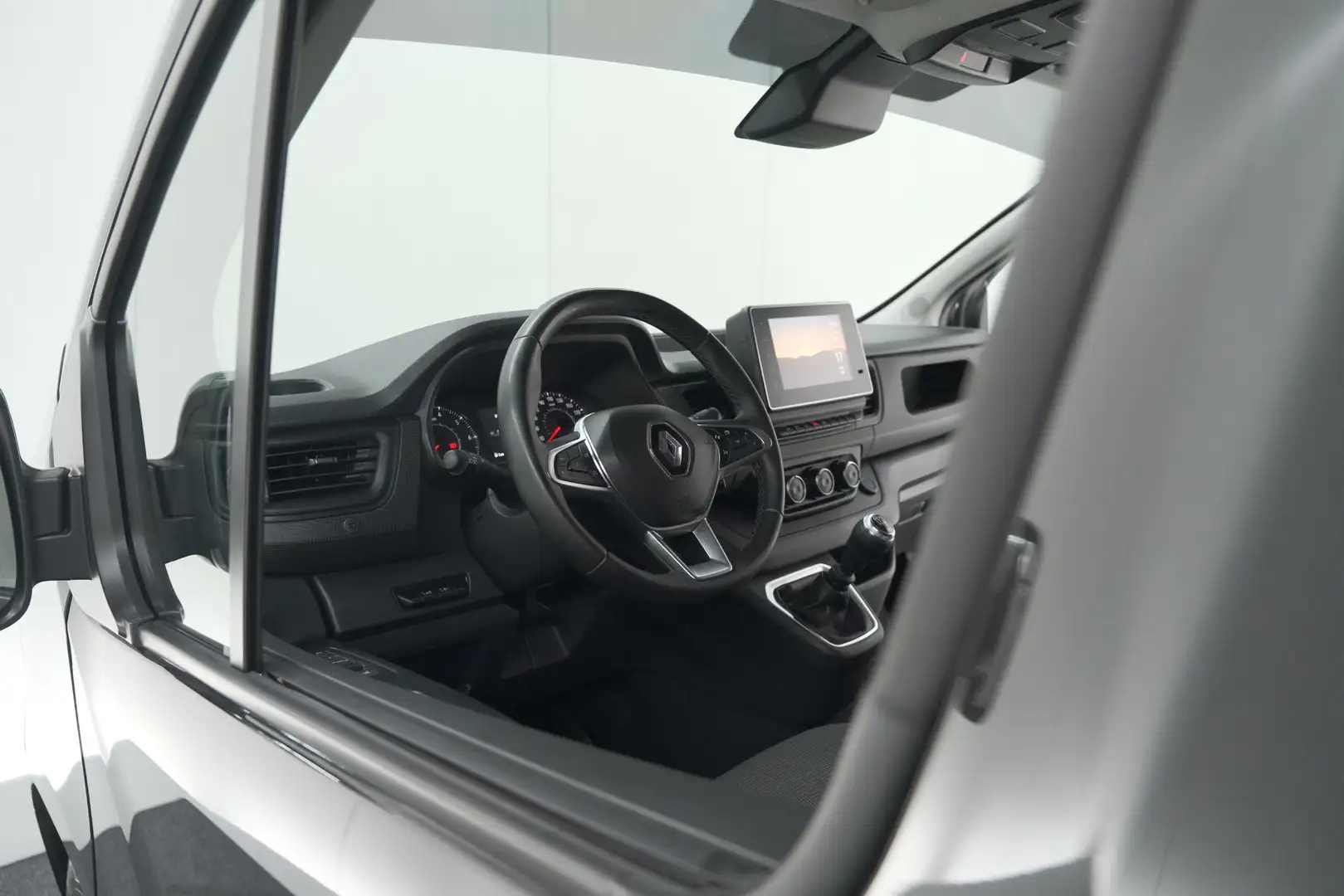 Renault Trafic 2.0 dCi 130 T30 L2H1 Work Edition | Navigatie | Ca Noir - 2