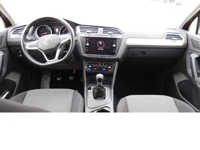 Volkswagen Tiguan view 9