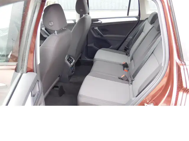 Volkswagen Tiguan view 12