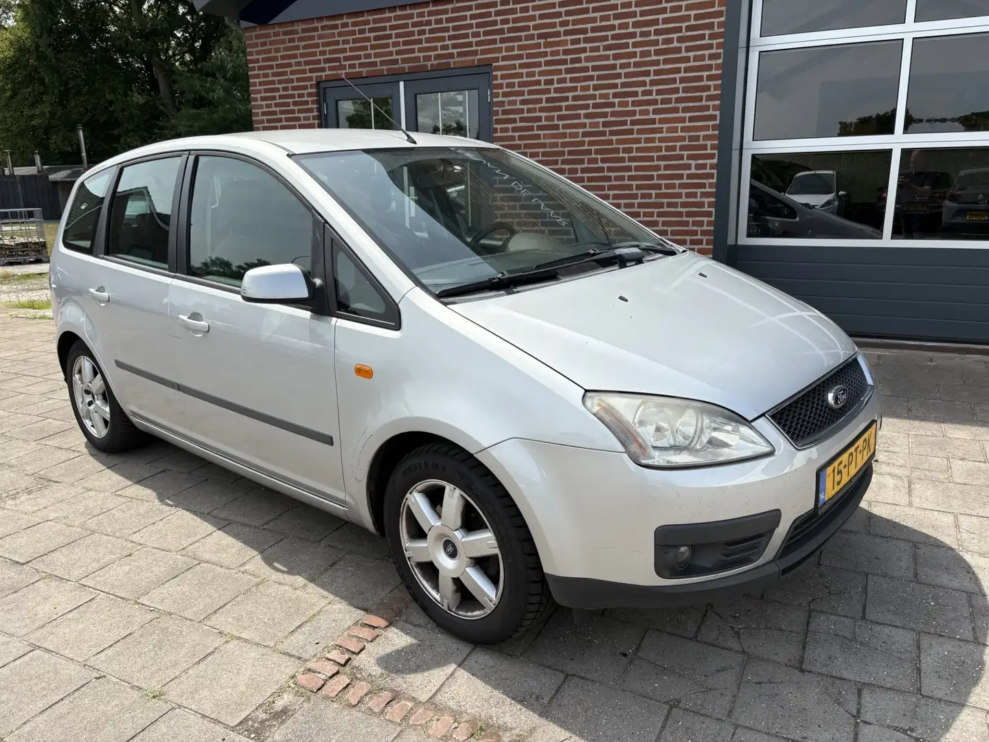 Ford Focus C-Max 1.6-16V Futura ( Airco, trekhaak.) RIJKLAARPRIJS! Zilver - 2