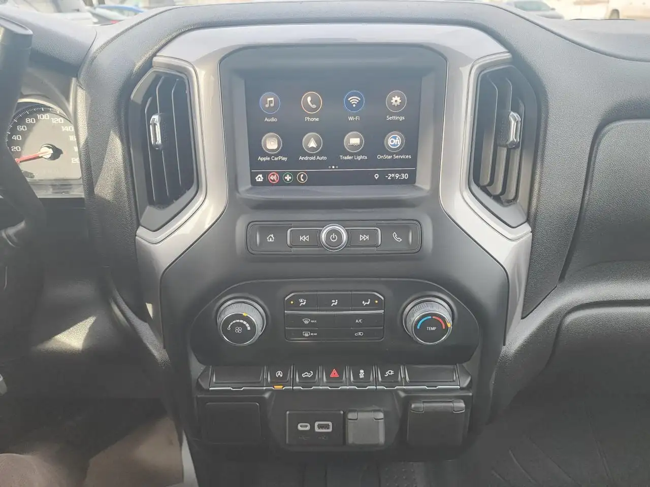 Chevrolet Silverado 1500 снимка Chevrolet Silverado 1500