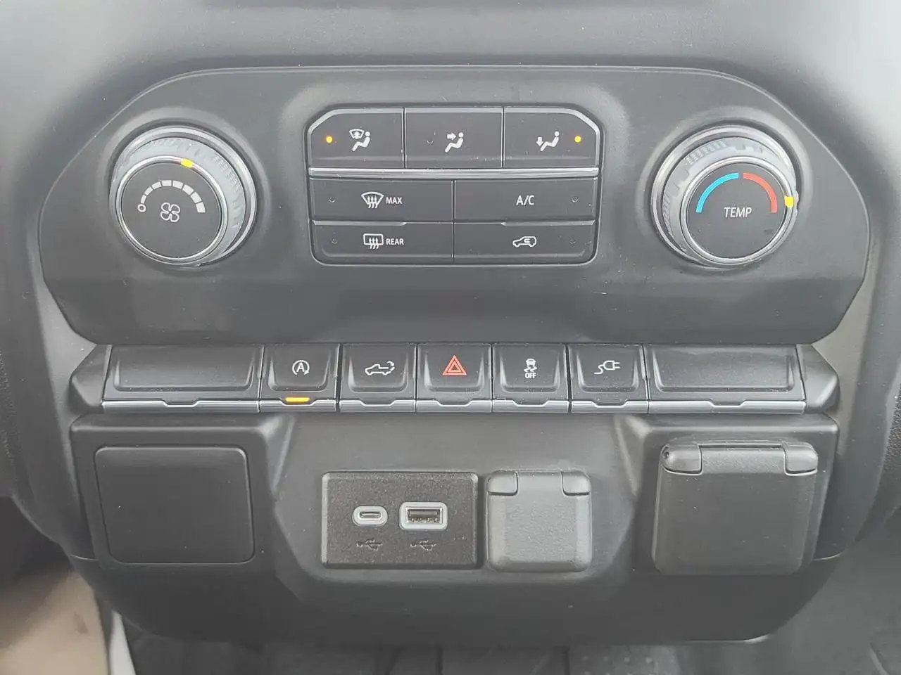 Chevrolet Silverado 1500 снимка Chevrolet Silverado 1500