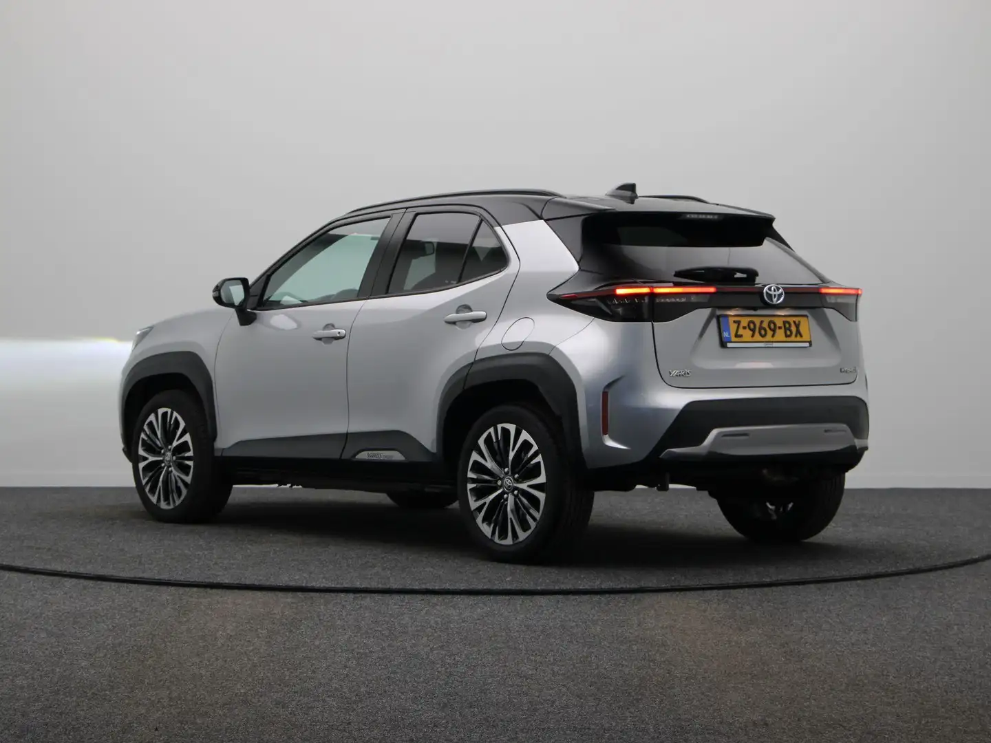 Toyota Yaris Cross 1.5 Hybrid Adventure | JBL | Head Up Display | Ele Gris - 2