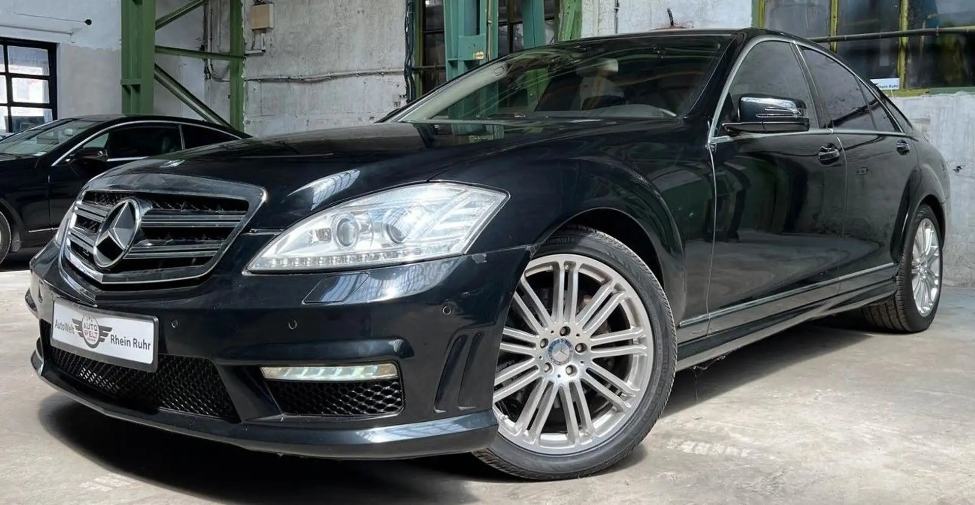 Mercedes-Benz S 500 AMG SPORT PAKET LEDER MEMORY NAVI TOP Negru - 1