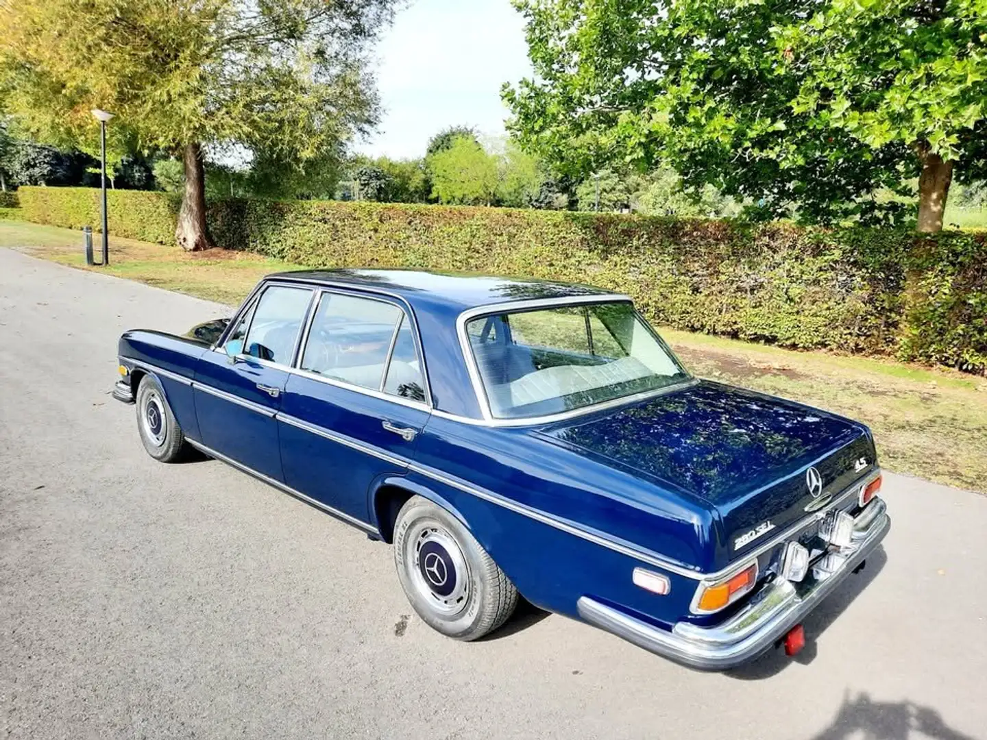 Mercedes-Benz S 280 SEL 4.5 v8 Blauw - 2