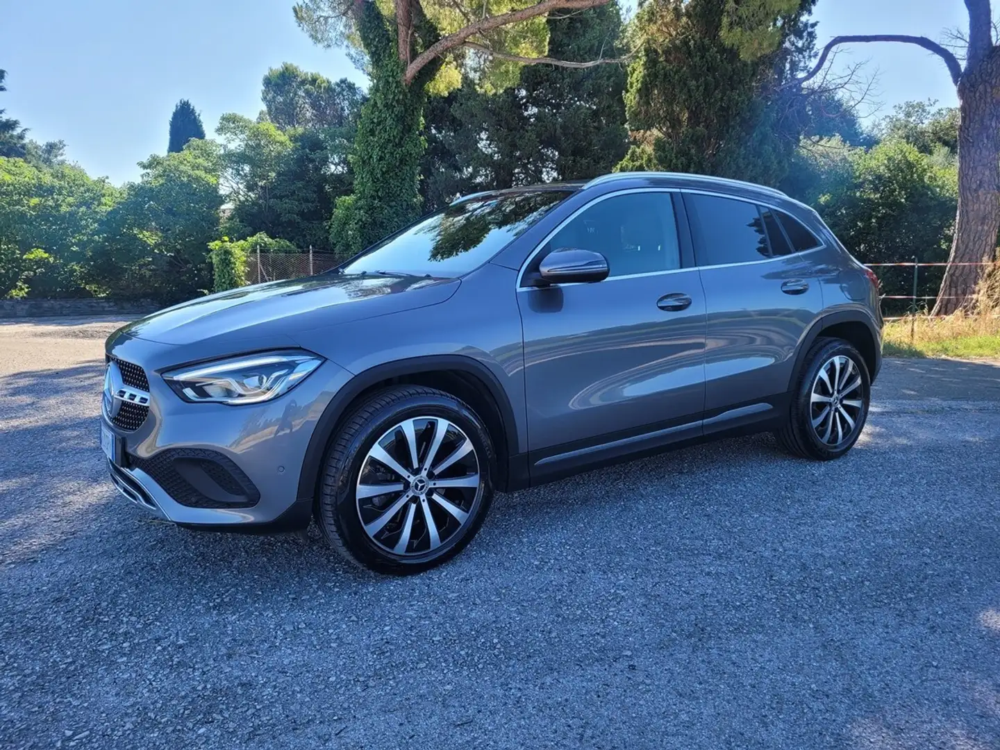 Mercedes-Benz GLA 200 GLA 200 d Automatic 4Matic Sport Plus Grijs - 1