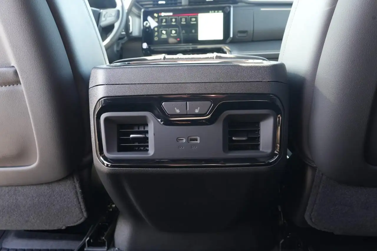 GMC Sierra 2500HD снимка GMC Sierra 2500HD