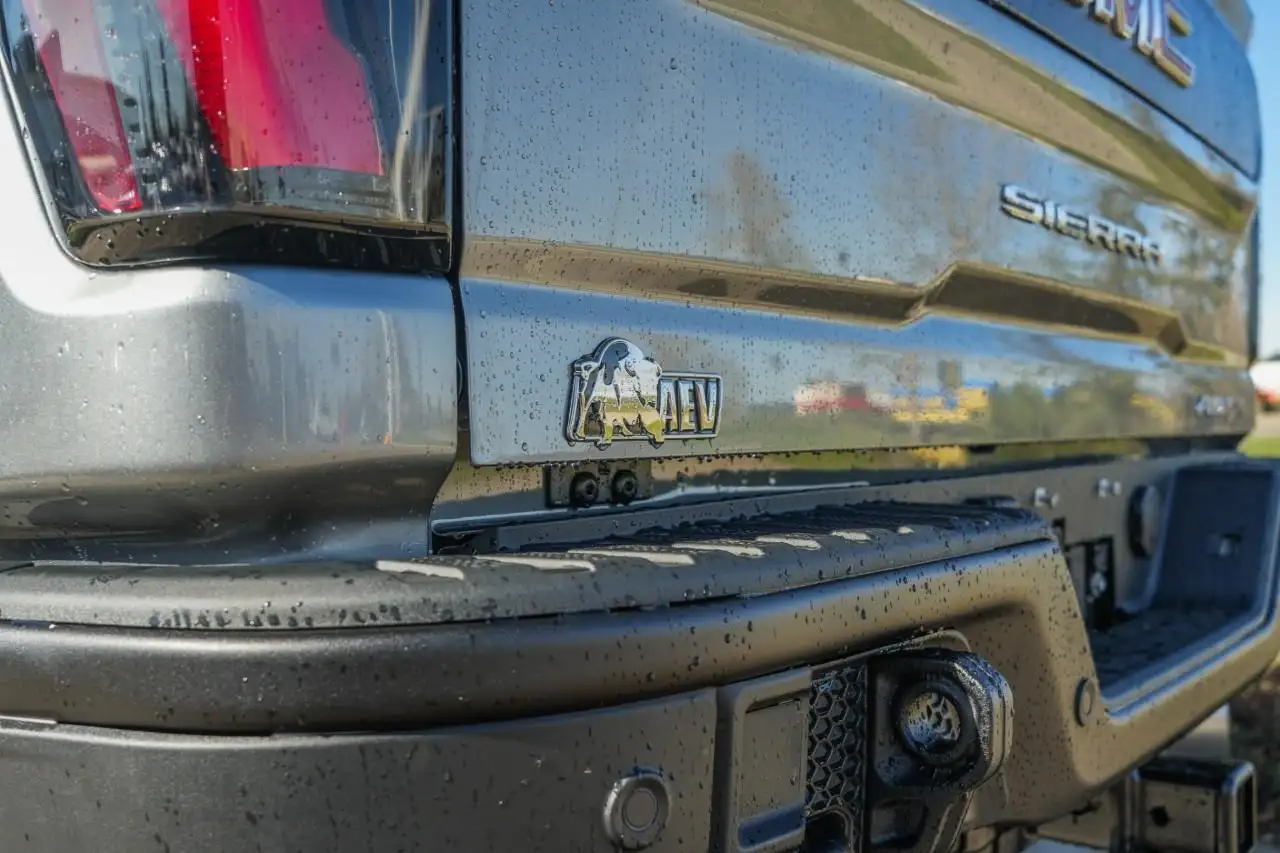 GMC Sierra 2500HD снимка GMC Sierra 2500HD
