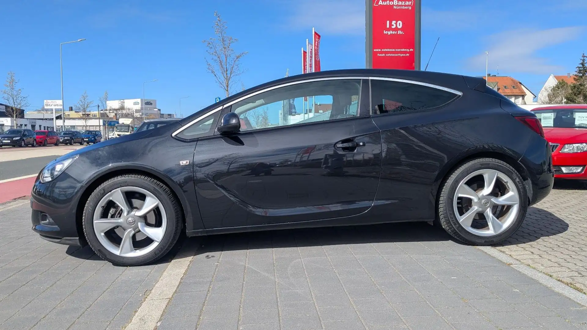 Opel Astra J GTC Innovation / T.leder / 140 PS / 19" Noir - 2