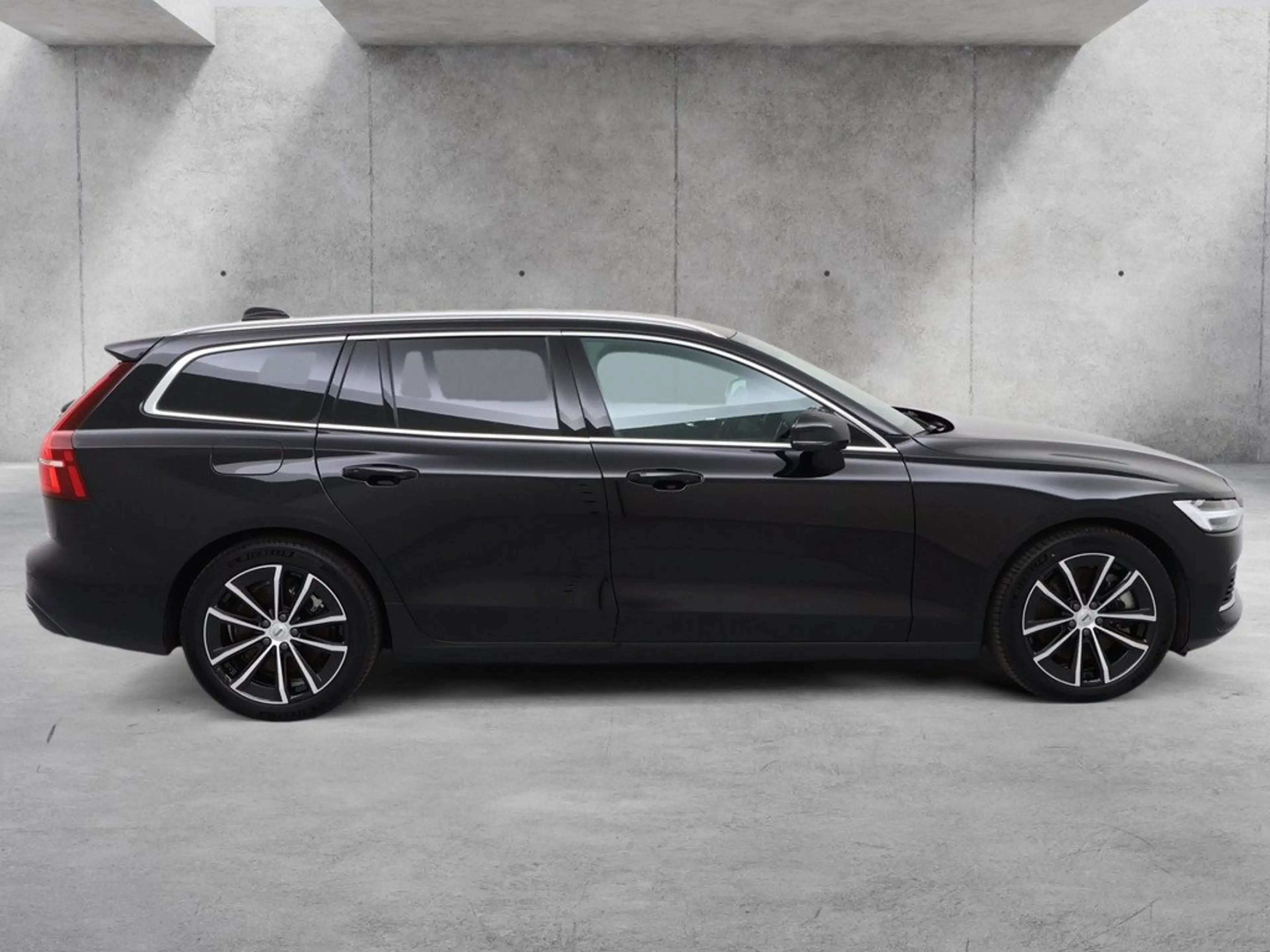 Volvo V60 T6 Core Plug-in Hybrid AWD STANDHZ LED 360° — photo 4