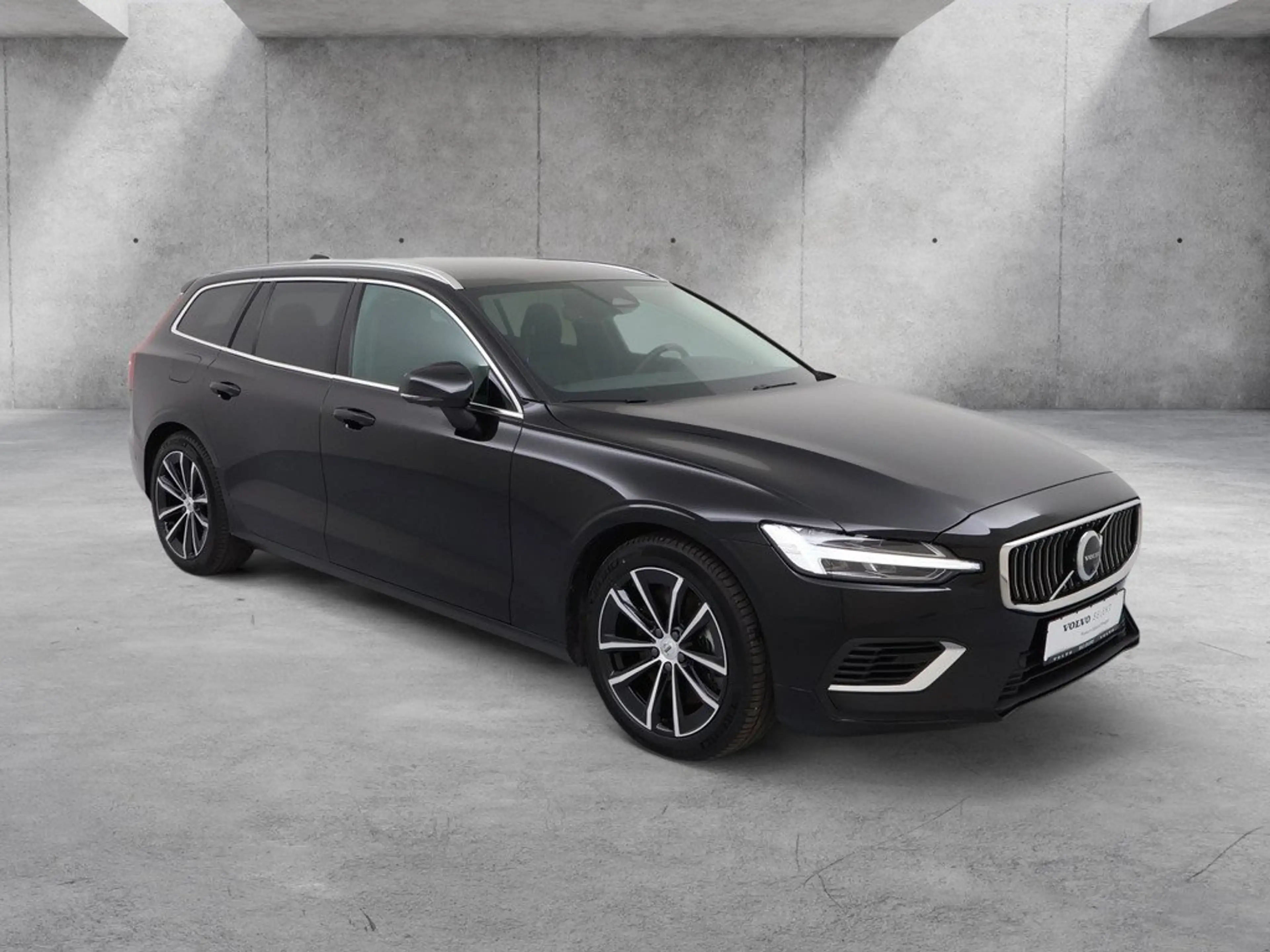 Volvo V60 T6 Core Plug-in Hybrid AWD STANDHZ LED 360° — photo 3