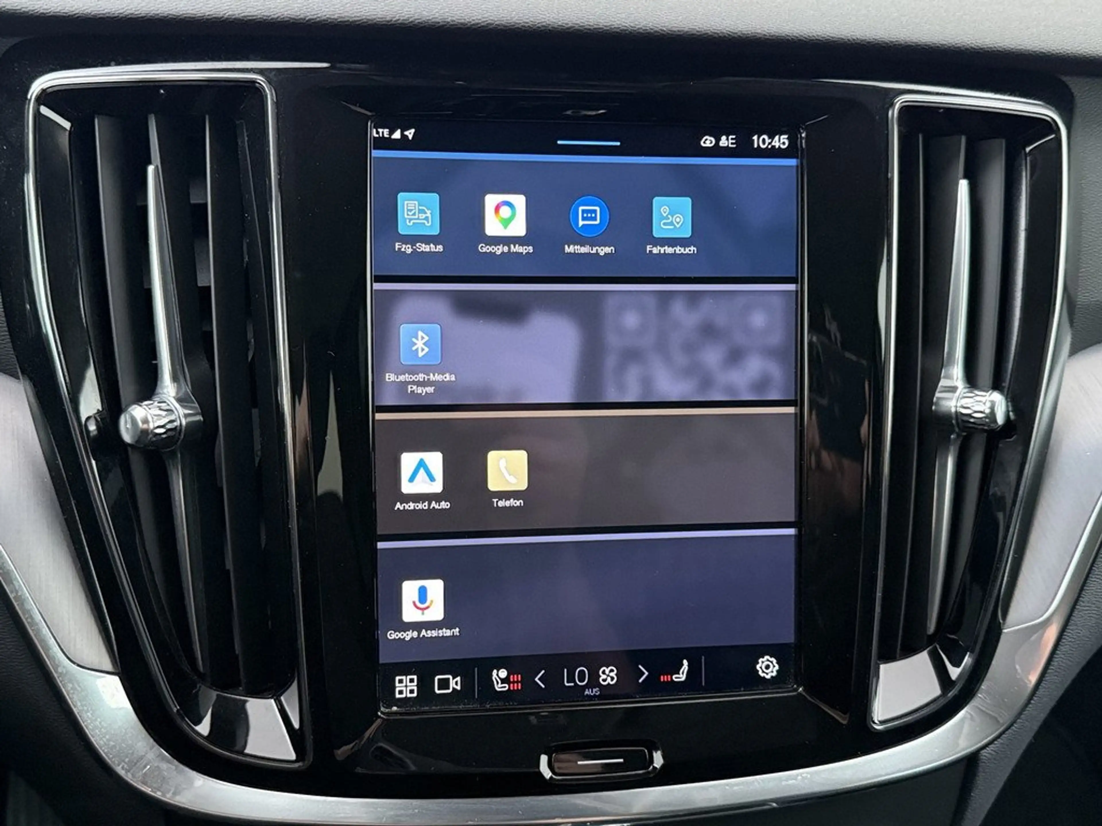 Volvo V60 T6 Core Plug-in Hybrid AWD STANDHZ LED 360° — photo 31