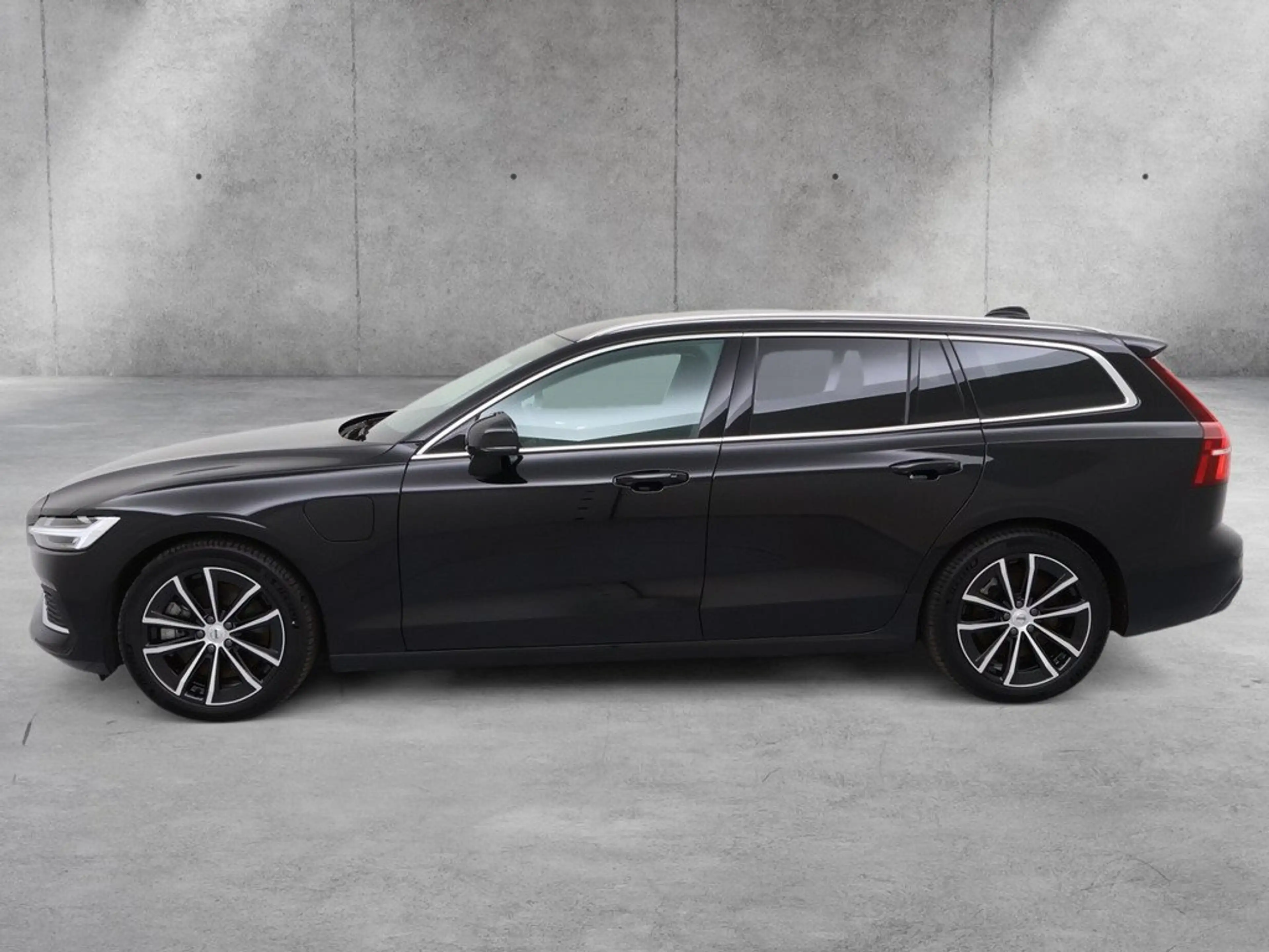 Volvo V60 T6 Core Plug-in Hybrid AWD STANDHZ LED 360° — photo 8