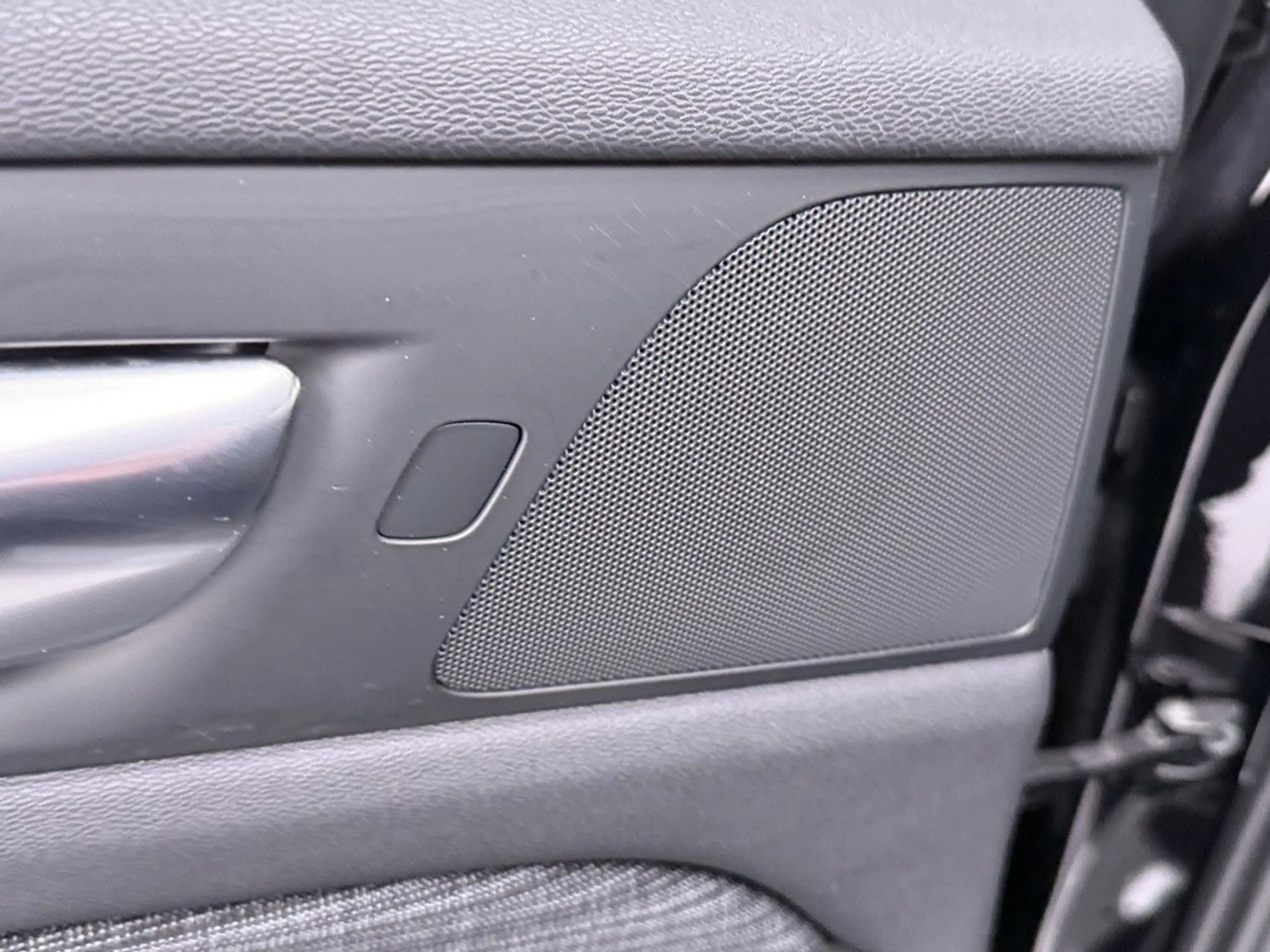 Volvo V60 T6 Core Plug-in Hybrid AWD STANDHZ LED 360° — photo 16