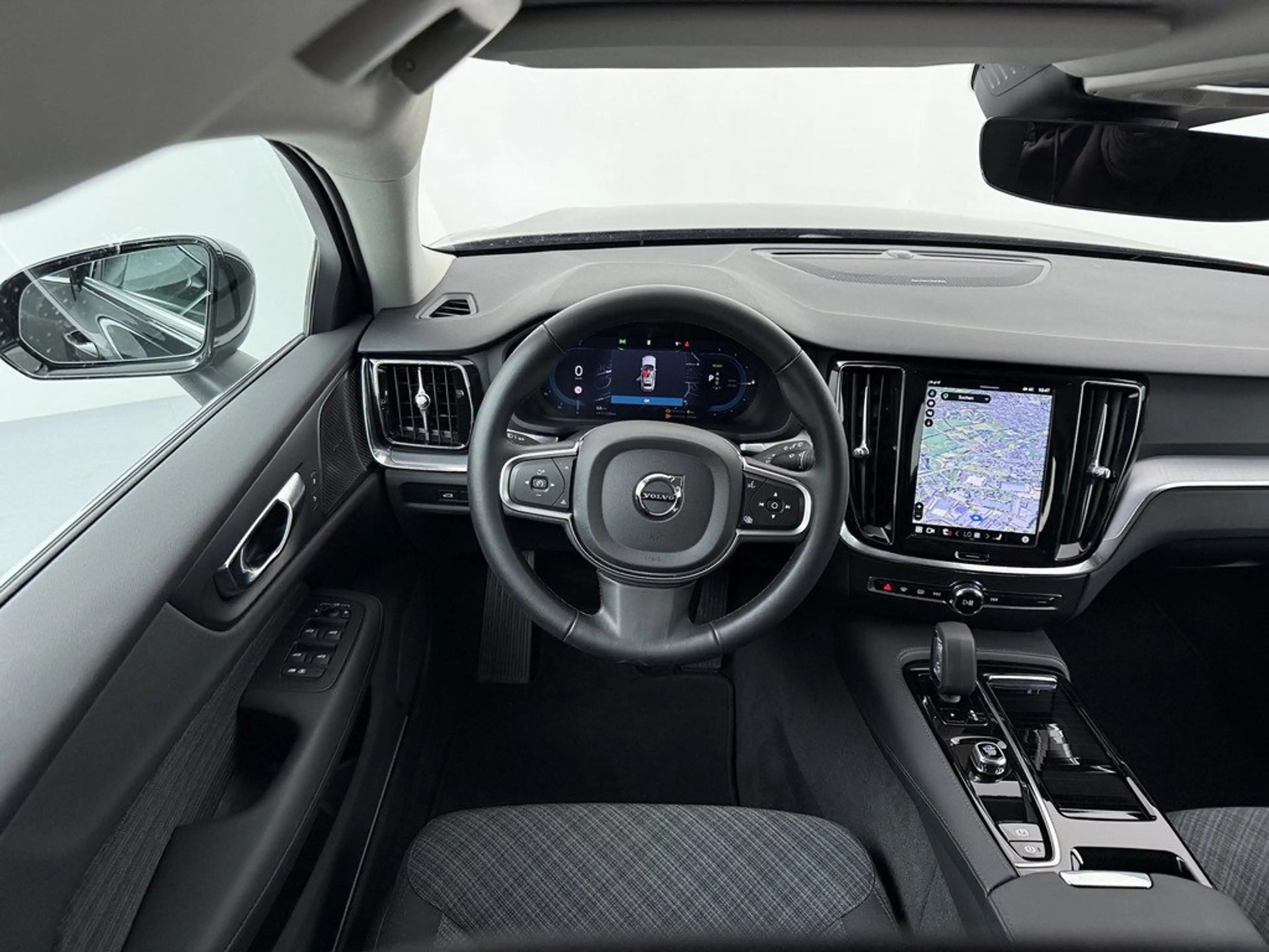 Volvo V60 T6 Core Plug-in Hybrid AWD STANDHZ LED 360° — photo 40