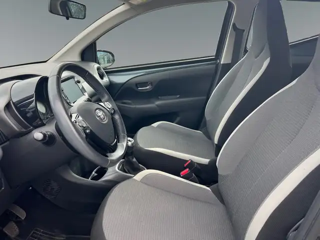Toyota Aygo view 10