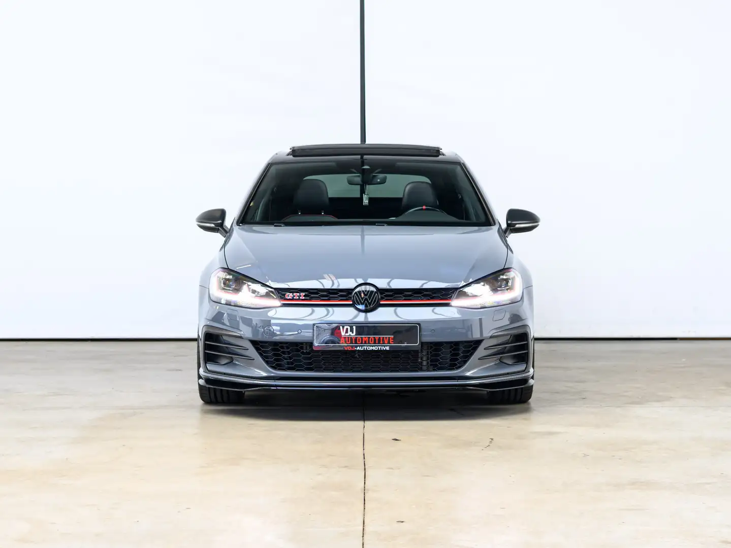 Volkswagen Golf GTI 2.0 TSI TCR DSG | GARANTIE | PANO | AKRAPOVIC | Šedá - 2