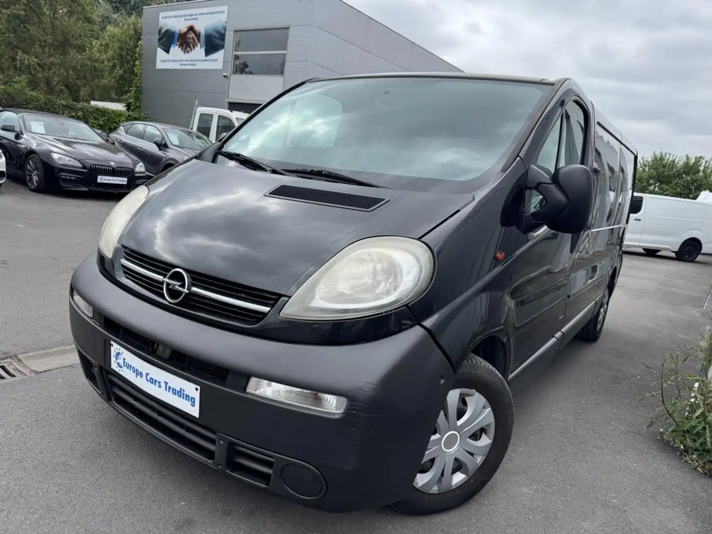 Opel Vivaro 2.5 DTI 135CH - DISTRIB OK ENTRETIEN GAR 12M Noir - 1