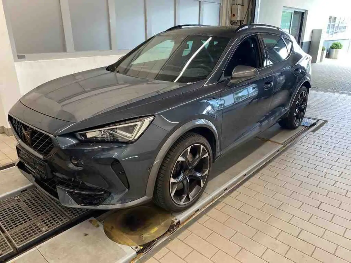 CUPRA Formentor VZ eHybrid PANO LEDER SPORTSITZE MEMOR Grau - 2