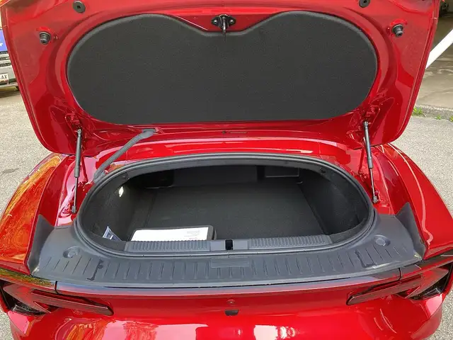 MG Cyberster 77kWh Trophy + Alcantara grau + Metalllic Ansicht 18