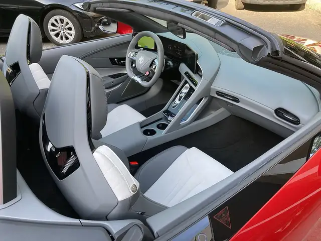 MG Cyberster 77kWh Trophy + Alcantara grau + Metalllic Ansicht 17