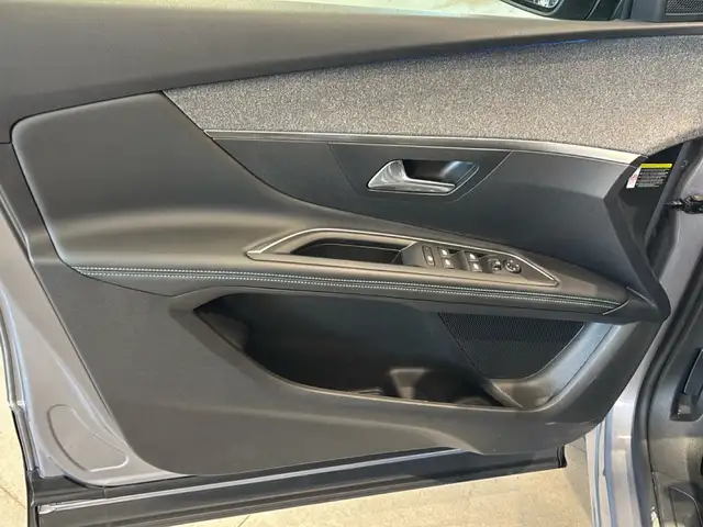 Peugeot 3008 view 13