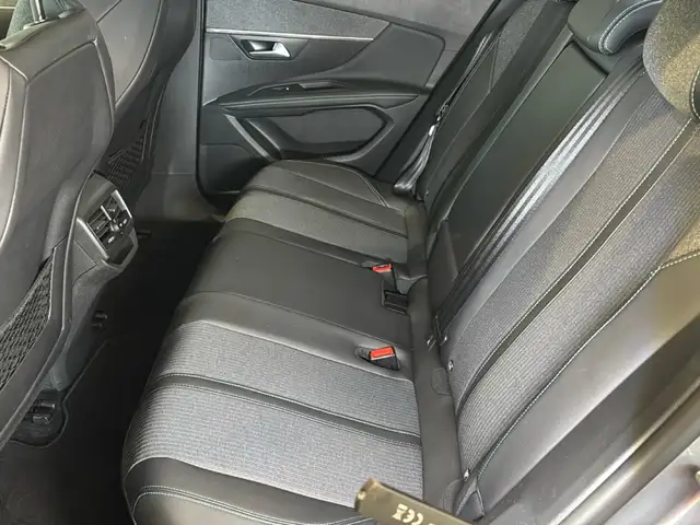 Peugeot 3008 view 11