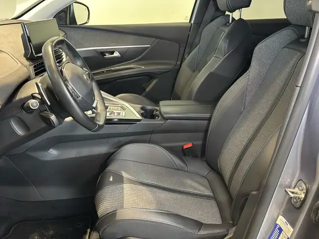 Peugeot 3008 view 9