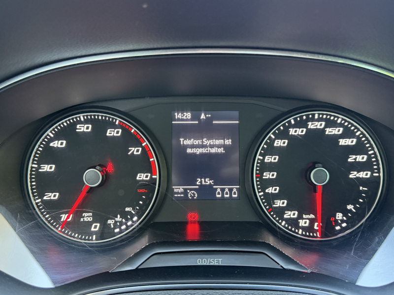 SEAT Arona FR Tempomat PDC Navi Apple Android — photo 17