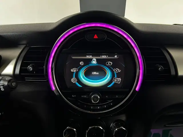 Mini Hatch view 15