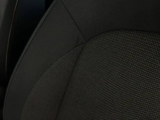 Mini Hatch view 9