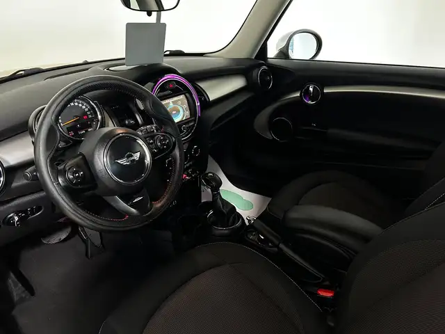 Mini Hatch view 7