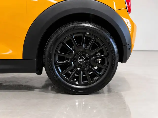 Mini Hatch view 6